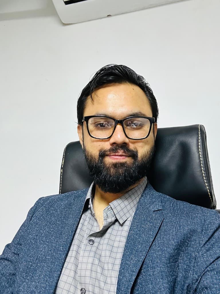 Photo of Farooq Saddique, Co-Founder